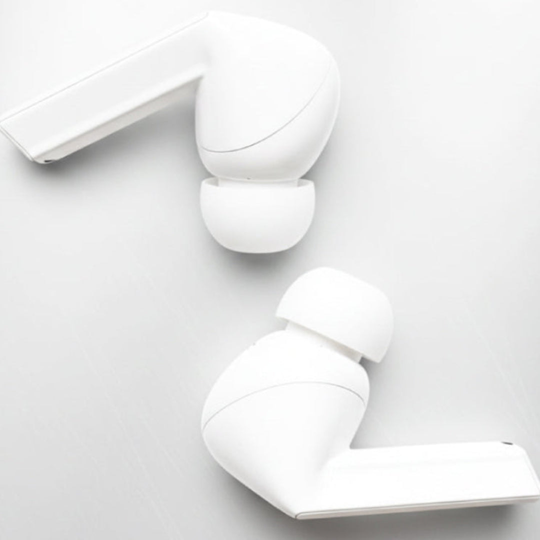 Echo360 Luxe premium wireless earbuds lifestyle shot